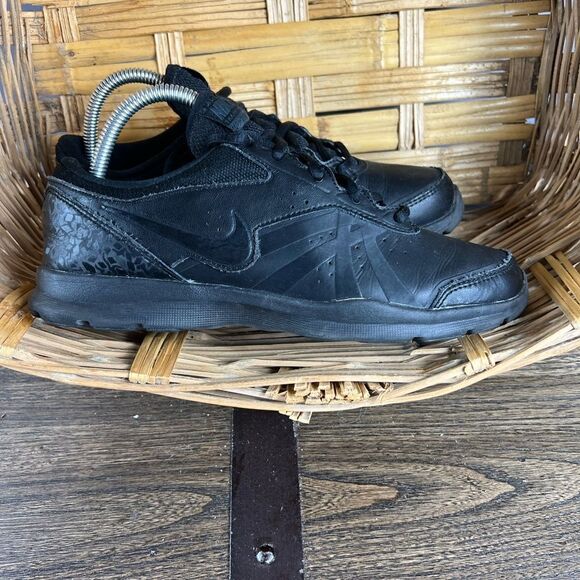 Nike Core Motion TR 2 Women’s Size 9 - Picture 1 of 7